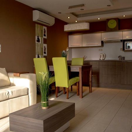Апартаменты Platina Apartman Шарвар Экстерьер фото