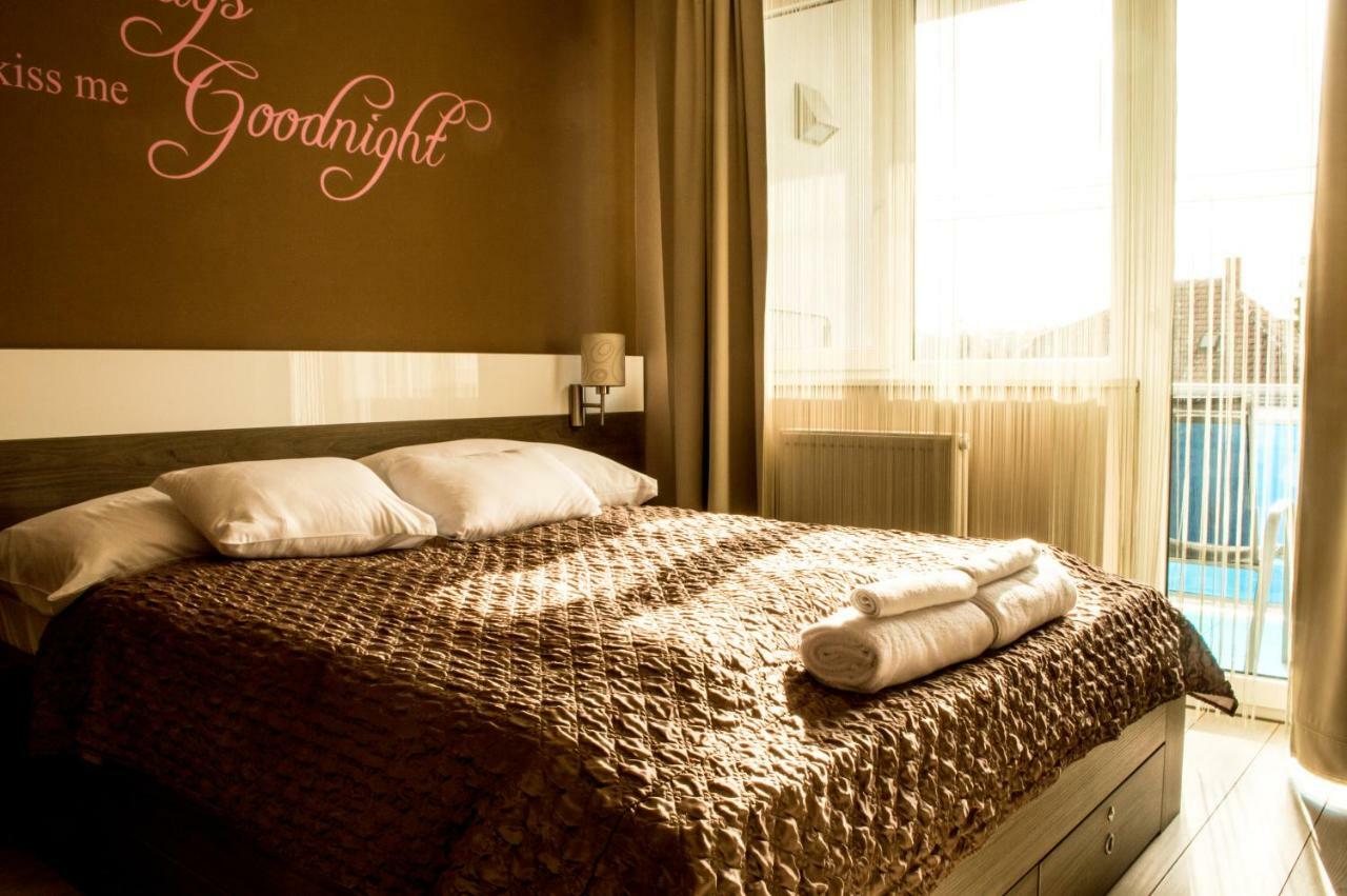 Апартаменты Platina Apartman Шарвар Экстерьер фото